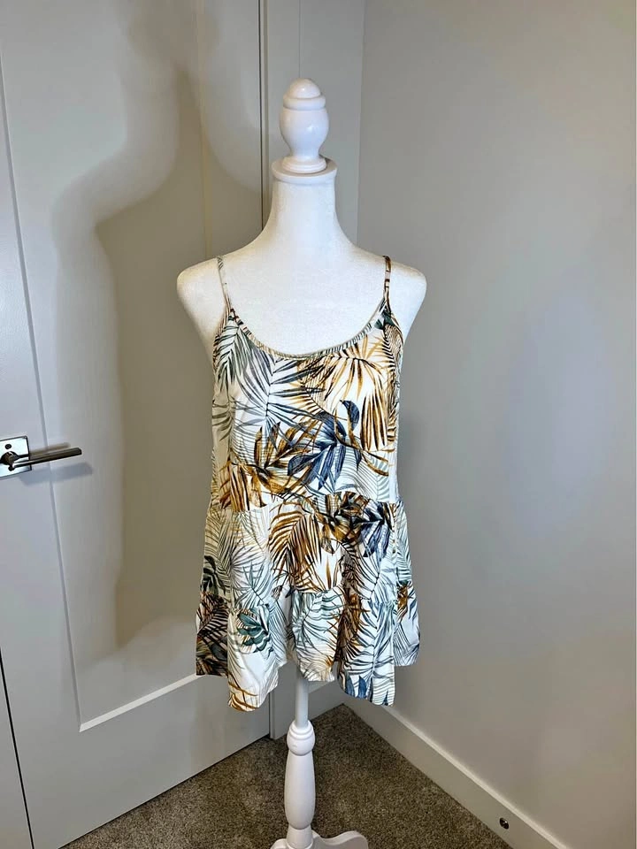 KISMET Tropical Print Spaghetti Strap Tank Top - Size M