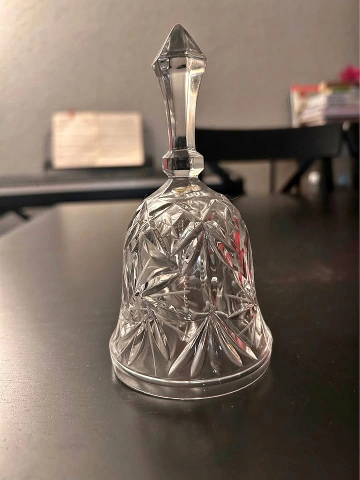 Vintage Cut Crystal Dinner Bell – 13 cm Starburst Design
