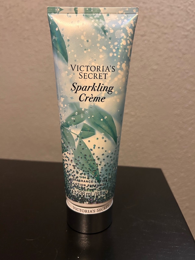 NEW Sealed Victoria's Secret Sparkling Lotion 236ml