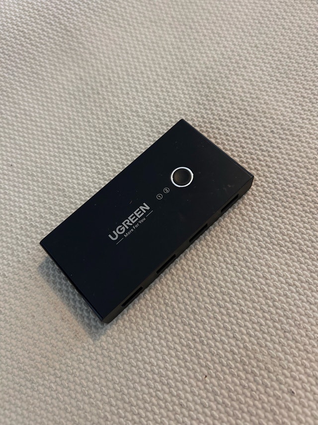 Ugreen USB3 Sharing Switch - 2 Computers, 4 Ports