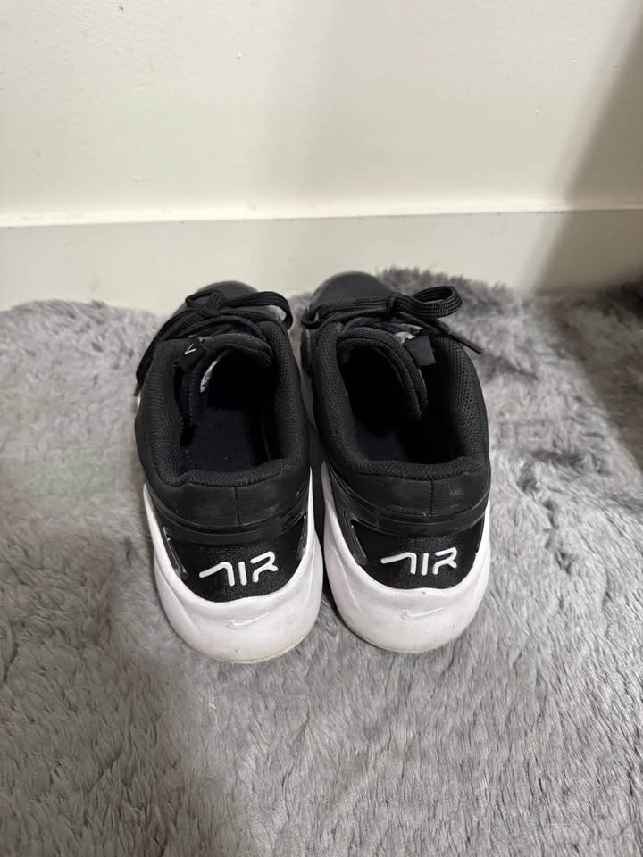 Nike black shoes 9.5 - photo 4