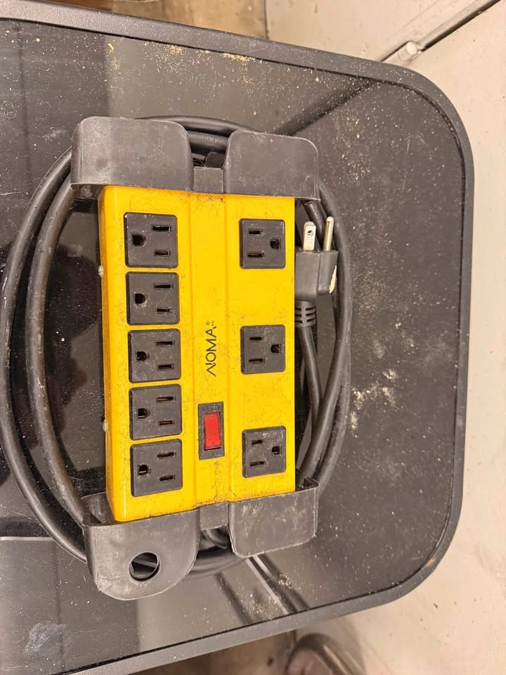 Heavy Duty Power Strip with Multiple Outlets