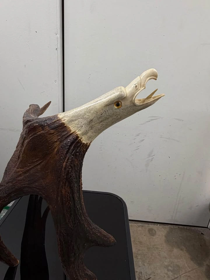 Hand Carved Antler Sculpture – Eagle Head / Wildlife Art - photo 2