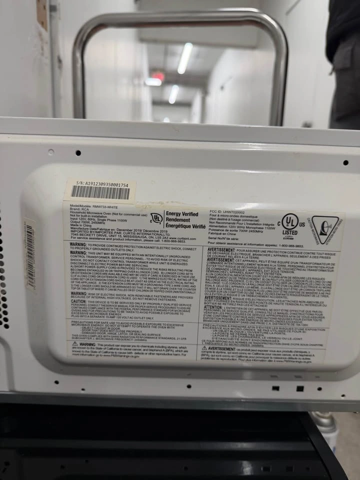 RCA Microwave 700W – Clean & Working – Compact Size - photo 2