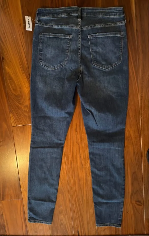 NEW Women’s High-Waisted Rockstar Super-Skinny Jeans image indicator(4)