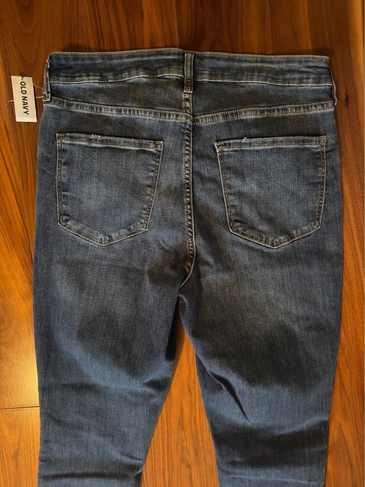 NEW Women’s High-Waisted Rockstar Super-Skinny Jeans image indicator(5)