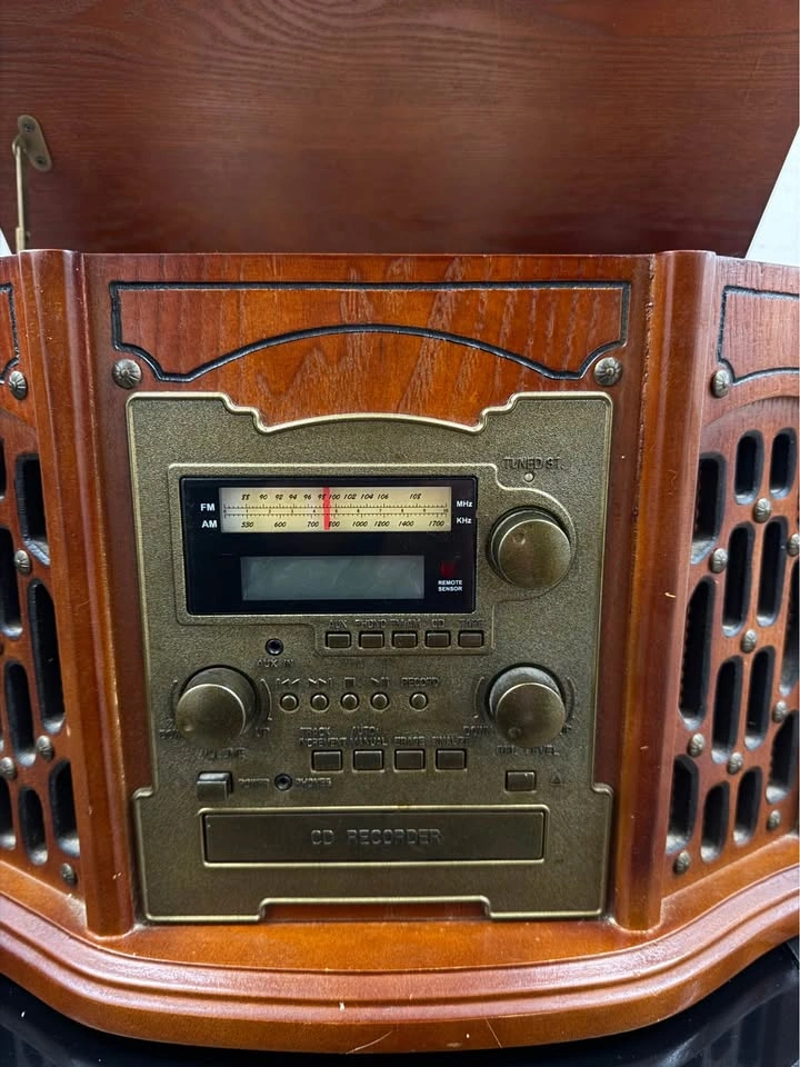 Vintage Style 5-in-1 Record Player with CD Radio - photo 2