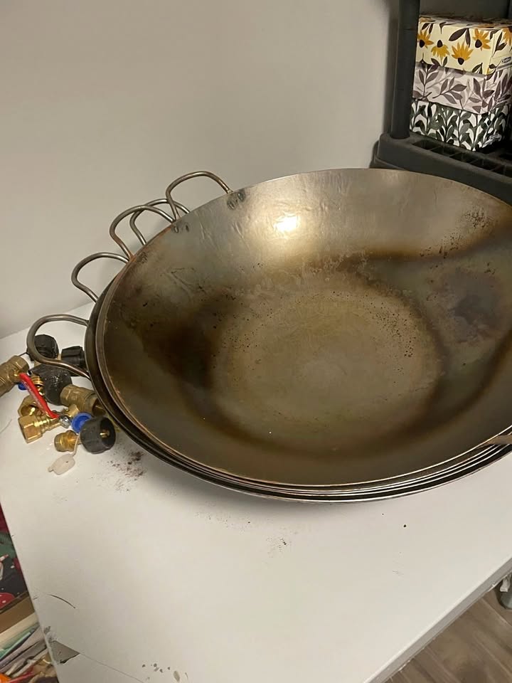 Town 34722 22" Hand Hammered Cantonese Wok X 6