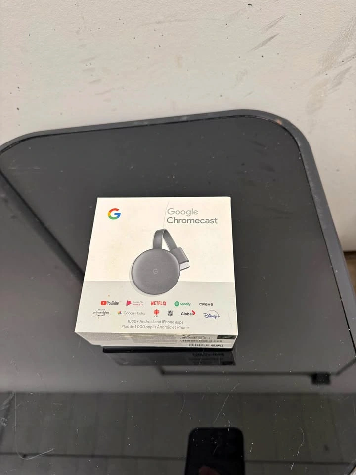 Google Chromecast – Smart TV Streaming Device