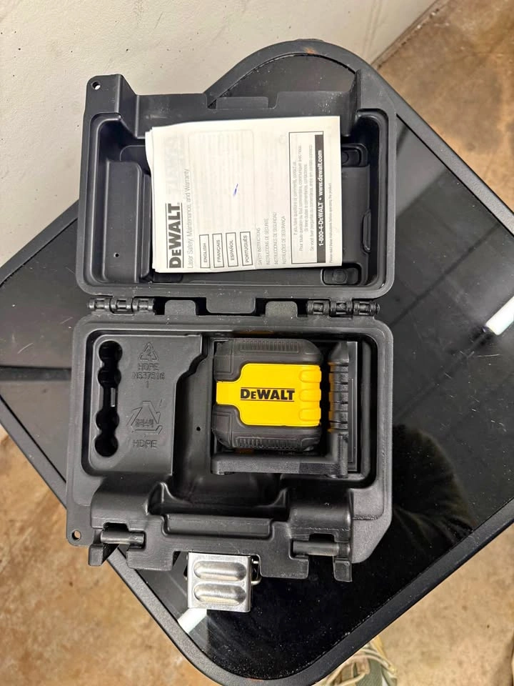 DeWalt Self-Leveling Laser Level with Case