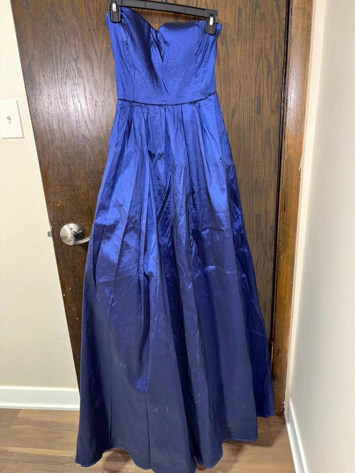 Brand new Windsor dress size M