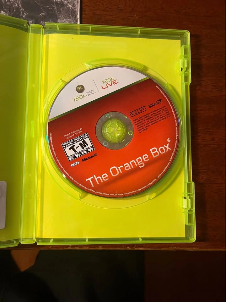 The Orange Box for Xbox 360 - photo 3