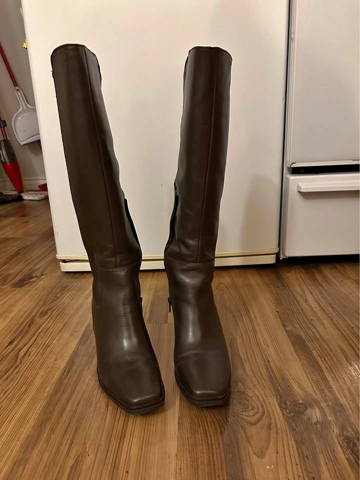 Naturalized High Heeled Boots