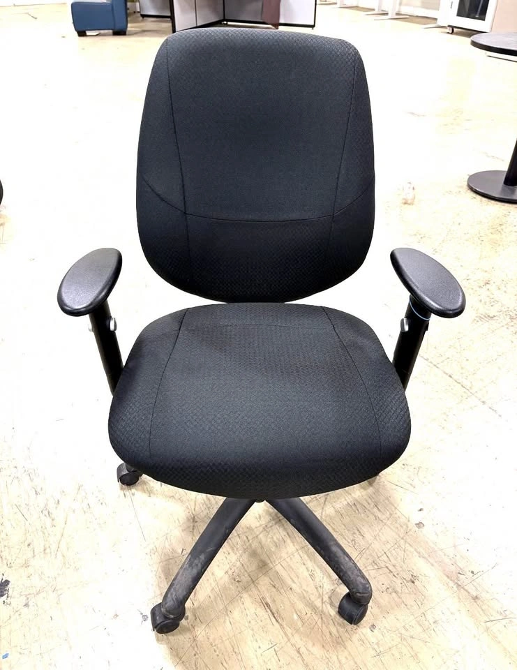LIQUIDATION SALE - BRAND NEW OPEN BOX CHAIR