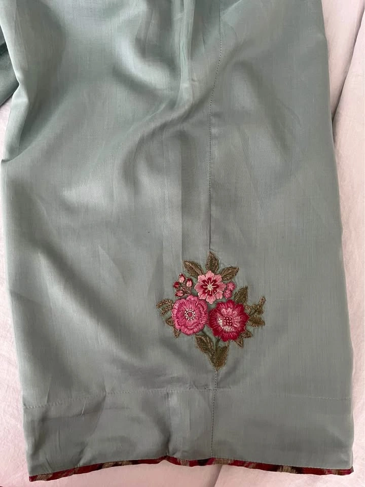 BRAND NEW ETHNIC SUIT (Small Size - Embroidered - 2 Piece) - photo 5