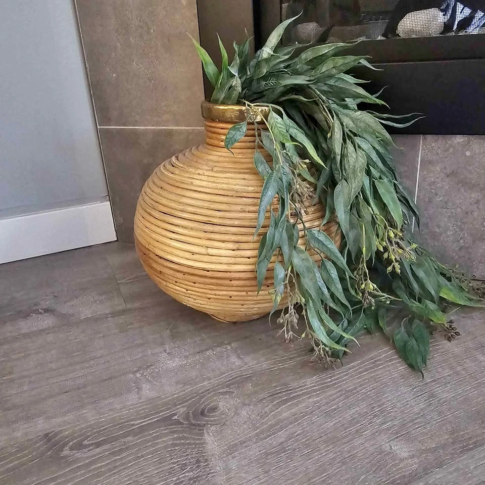 Wicker decorative vase with gold detail