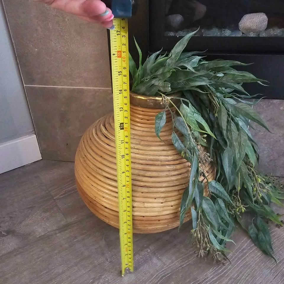 Wicker decorative vase with gold detail - photo 2