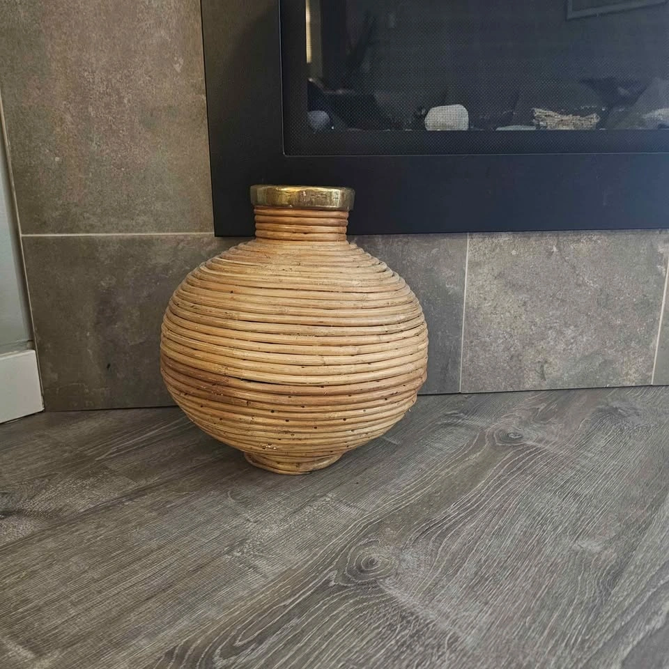 Wicker decorative vase with gold detail - photo 3