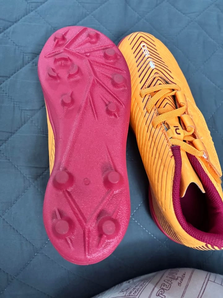 Kipsta cleats size US2 - photo 3