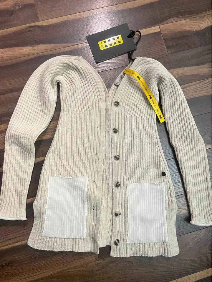 BNWT) Moncler Cardigan - size Small
