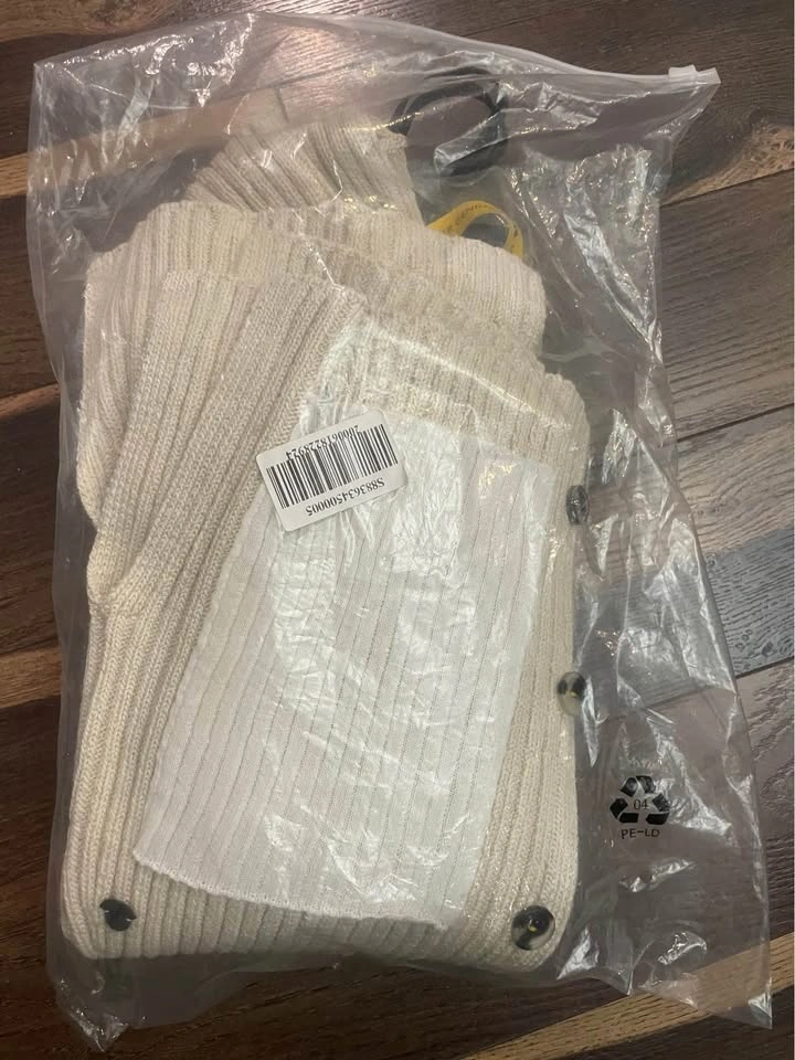 BNWT) Moncler Cardigan - size Small - photo 4