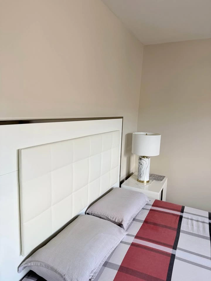 Modern White Queen Bed Frame - Upholstered Headboard - photo 3