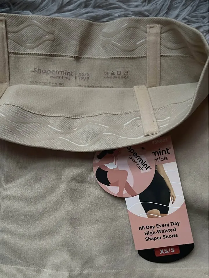 Shapermint High-Waisted Shaper Shorts image indicator(4)