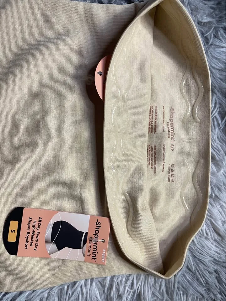 Shapermint High-Waisted Shaper Shorts image indicator(10)