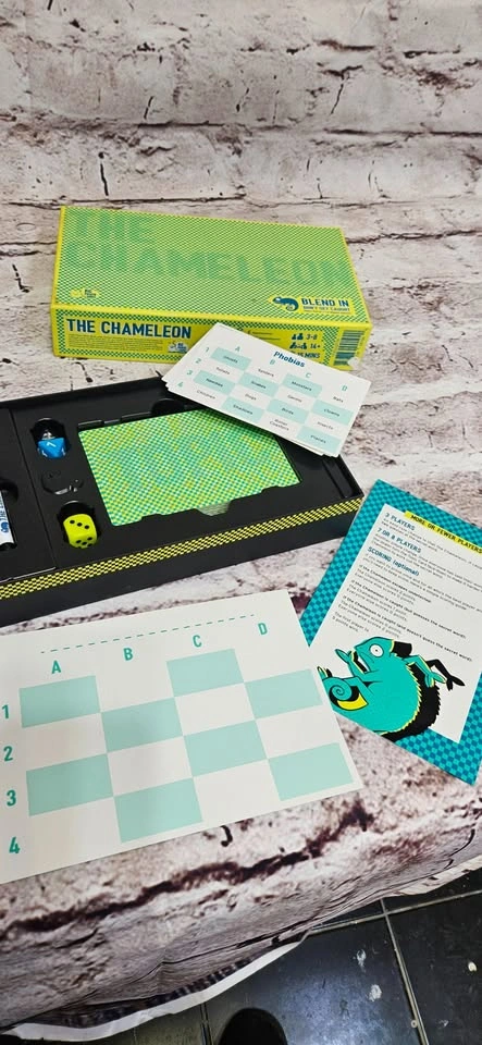Chameleon Board Game - photo 2