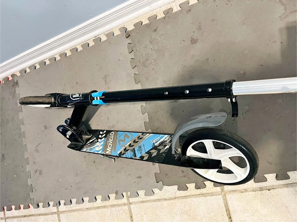 Movelo Folding Kick Scooter Big 200mm wheels