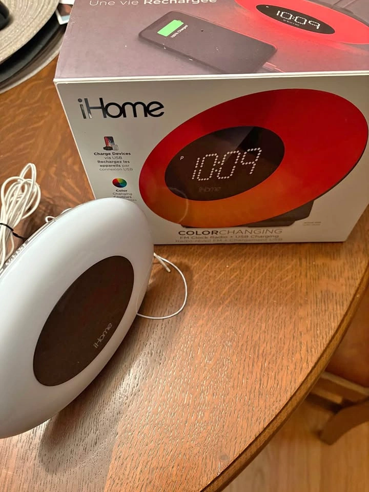 iHOME alarm clock