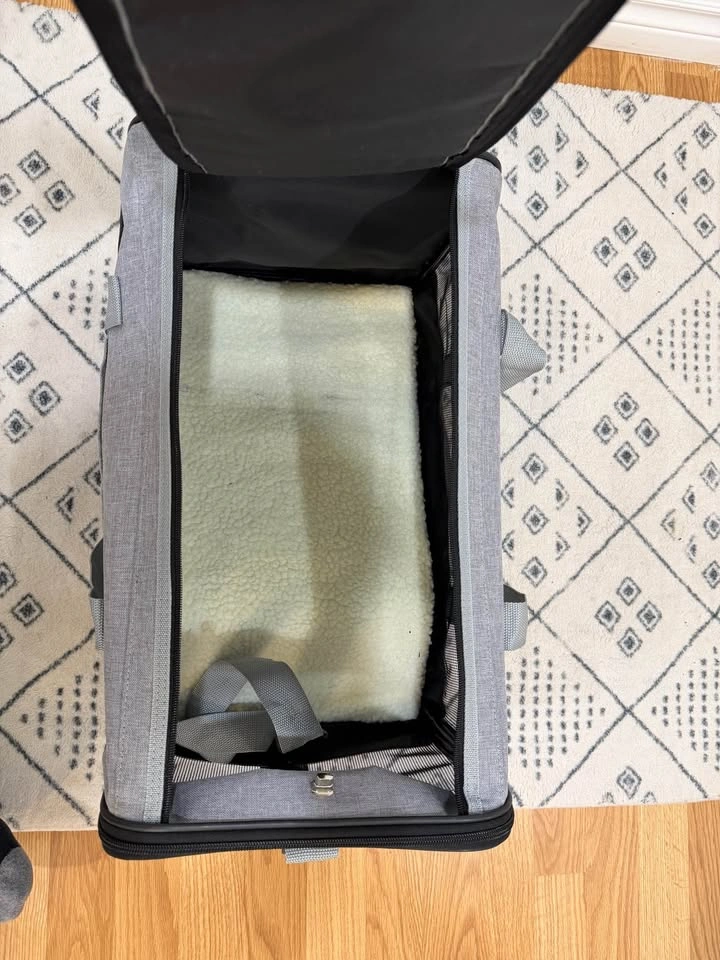 Gray Soft-Sided Pet Carrier with Mesh Windows - photo 3