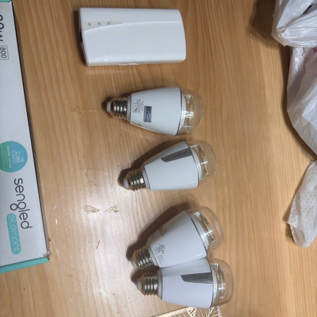 Sengled Smart LED Tunable White A19 Starter Kit - photo 2
