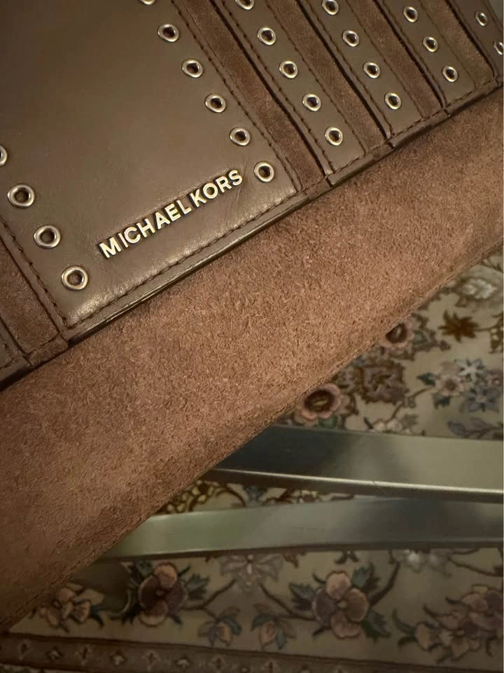 Michael Kors Leather & Suede Crossbody Bag - Authentic - photo 4