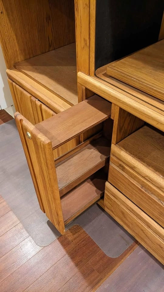 Solid Oak Entertainment Cabinet - photo 2