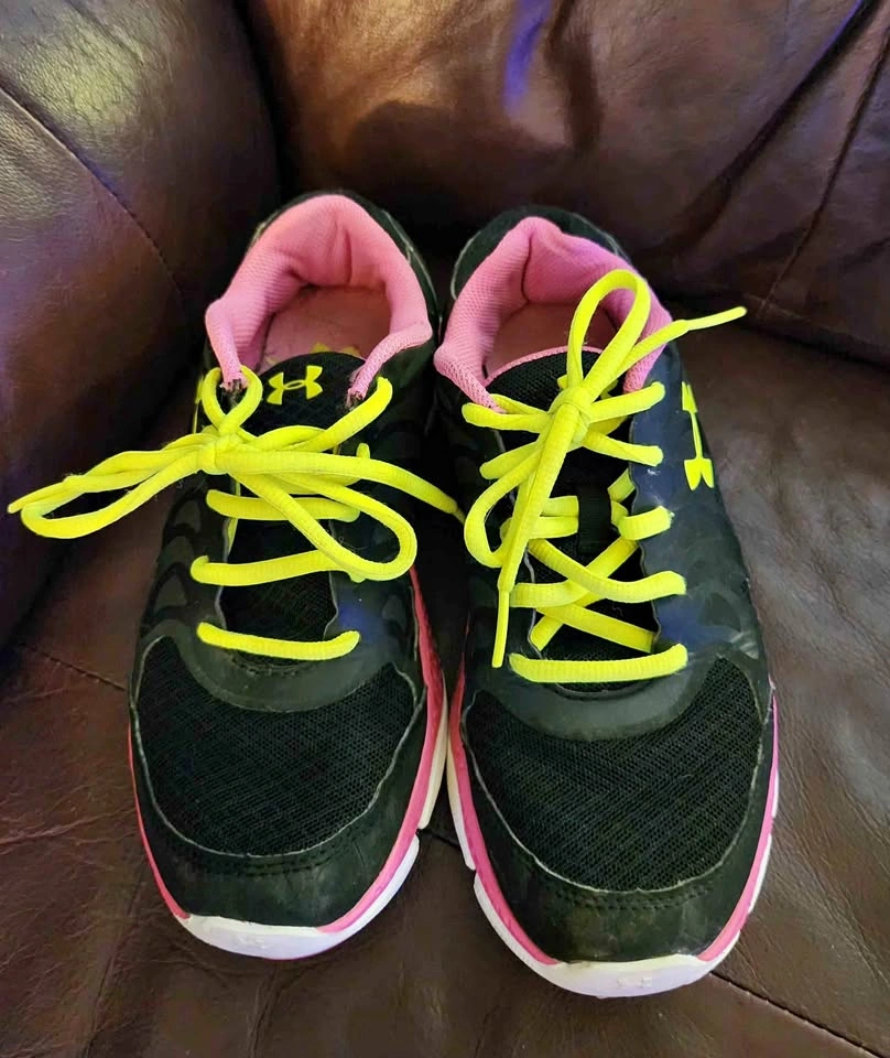 Under Armour Micro G Running Shoes – 4.5Y (Women’s 6)