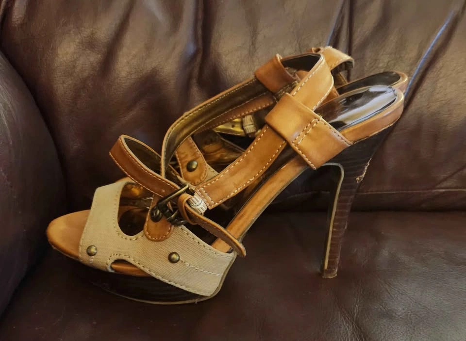 Guess Slingback Heels – Size 5 – Neutral Brown - photo 2