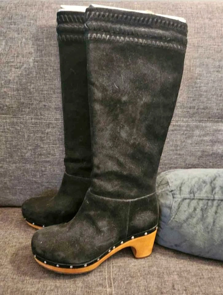 NEW UGG Australia Rosabella Boots - Wood Heel - Size 7 (Fits Sma
