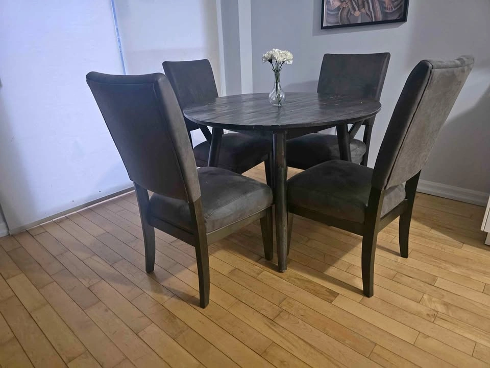 Brown Dining Set - 100% Wood Table