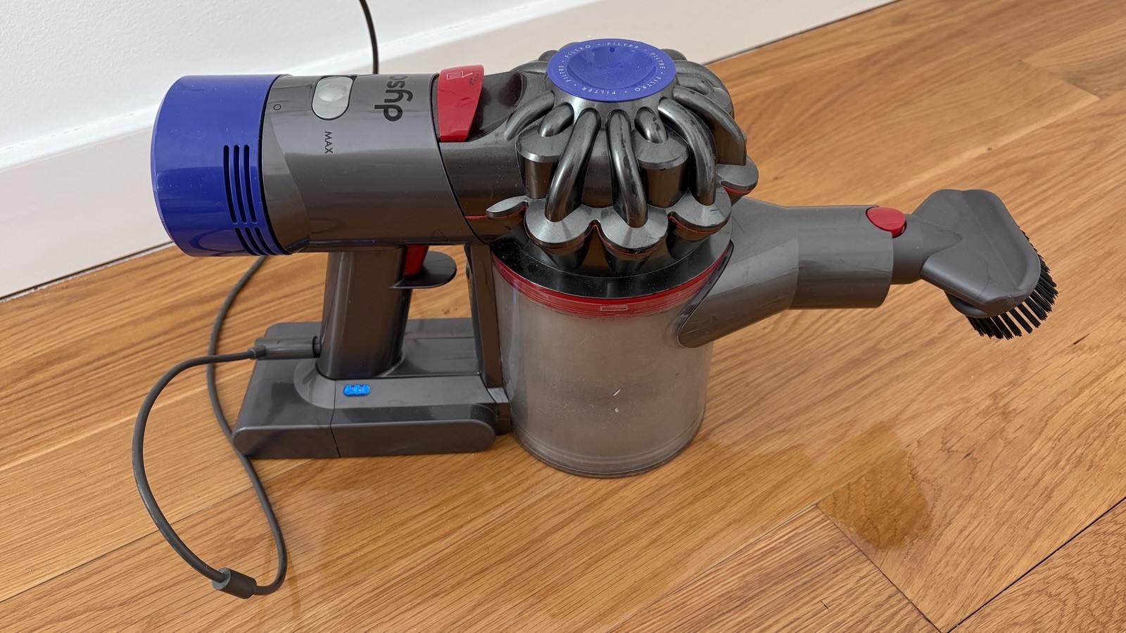 Dyson V8 Absolute Vacuum - photo 2
