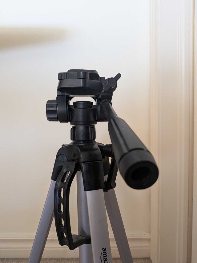 60" Camera Mount Tripod - Amazon Basics