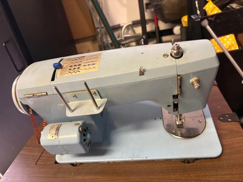 Baycrest sewing machine - photo 3