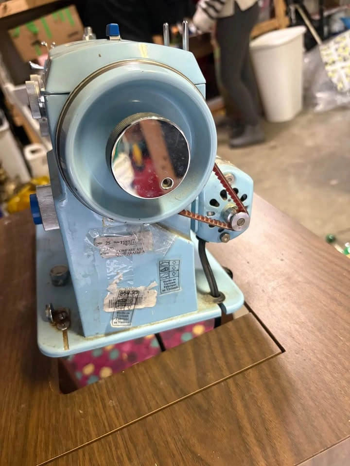 Baycrest sewing machine - photo 4