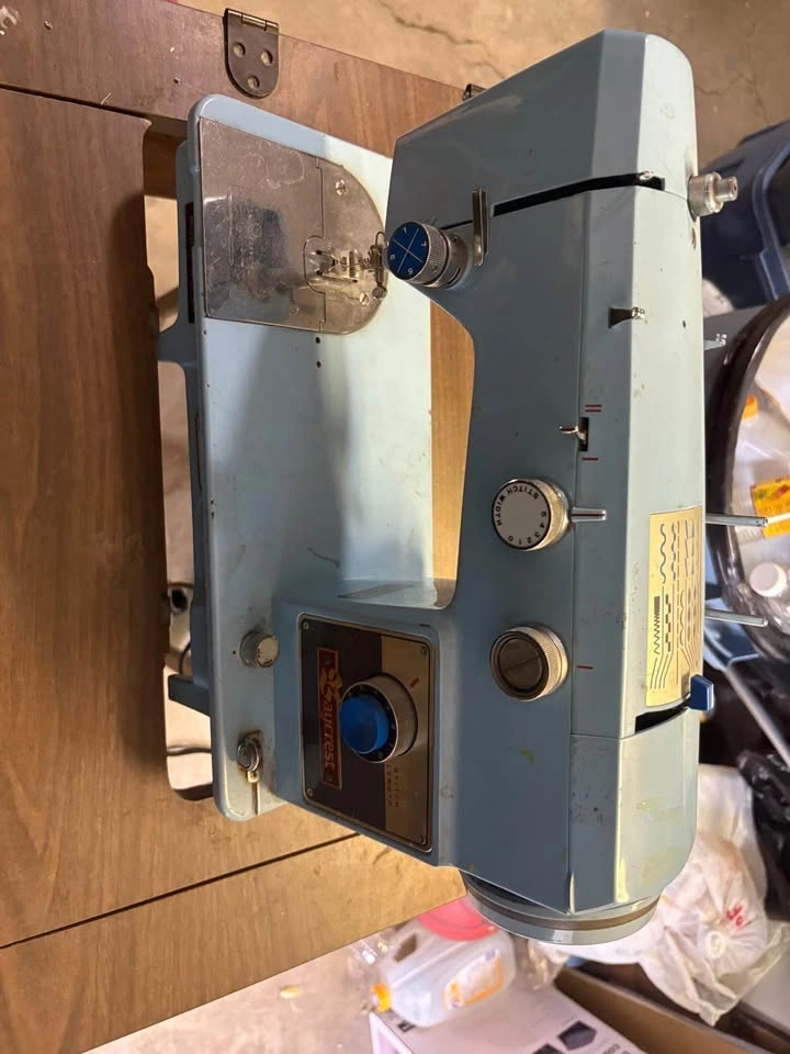 Baycrest sewing machine - photo 5