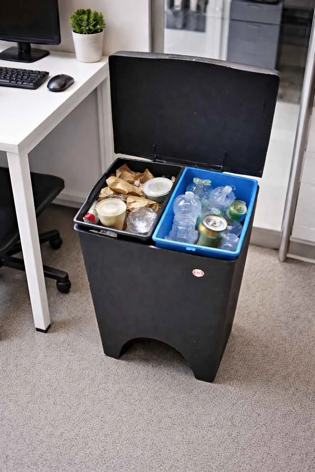 Dual-Compartment Trash & Recycling Bin – Clean & Practical! - photo 3
