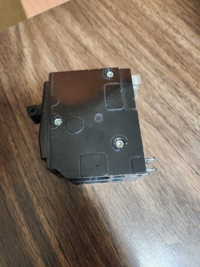 Square D 30 Amp Breaker - photo 3