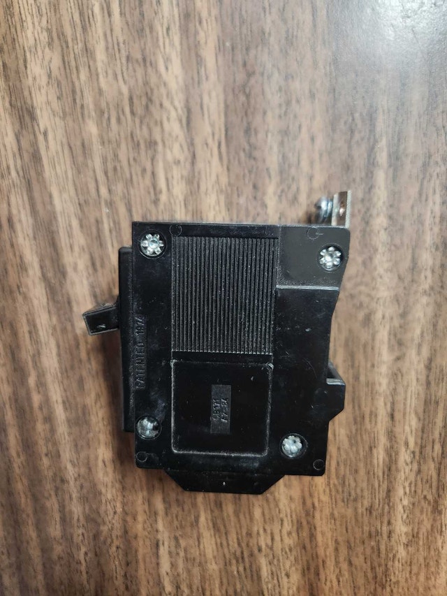 COMMANDER CB2020 Circuit Breaker - photo 2