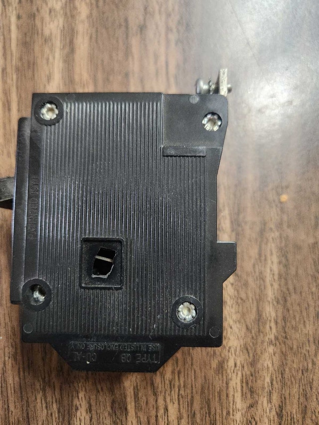 COMMANDER 30A Circuit Breaker - photo 4