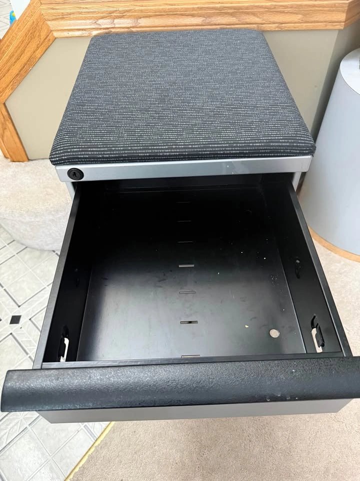 Metal Pedestal Filing Cabinet - photo 4