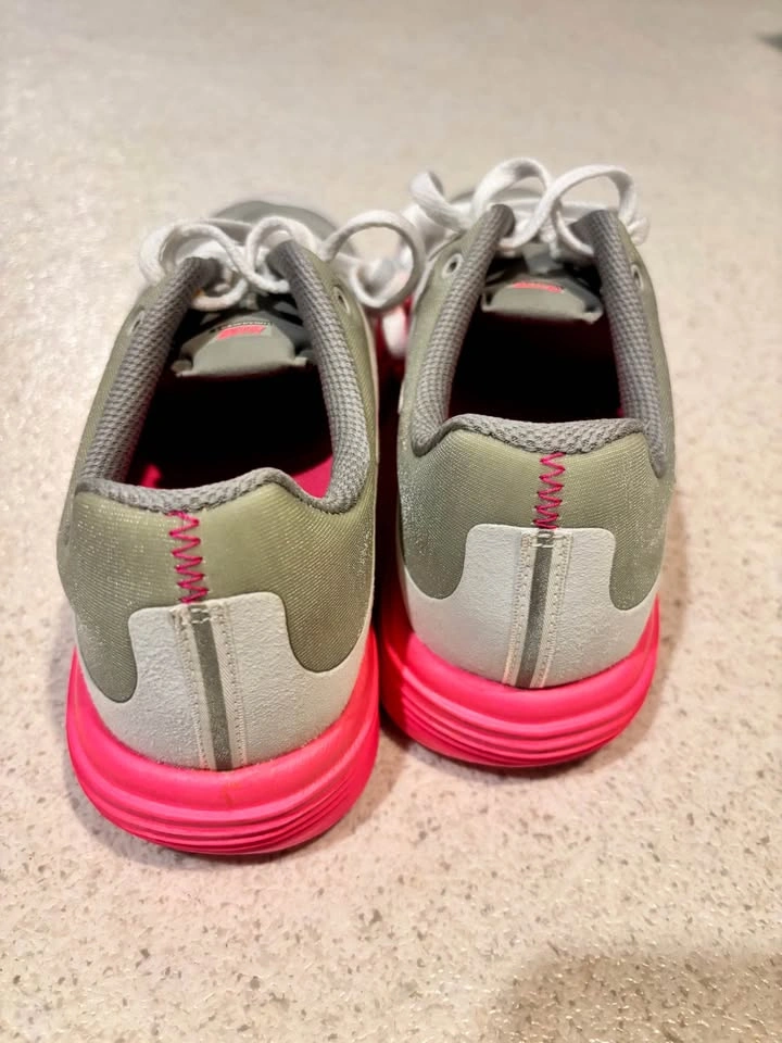 Brand new women’s pink/grey running shoes 9.5 Nike Lunaracer 2 - photo 3